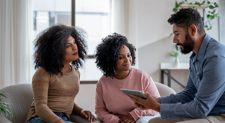 If You’re Thinking of Selling Your House This Fall, Hire a Pro | Keeping Current Matters